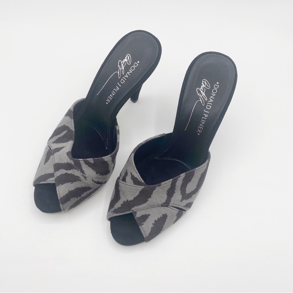 Donald J. Pliner Women's Black and Gray Heeled Sandals Cute Animal Print Size 7M